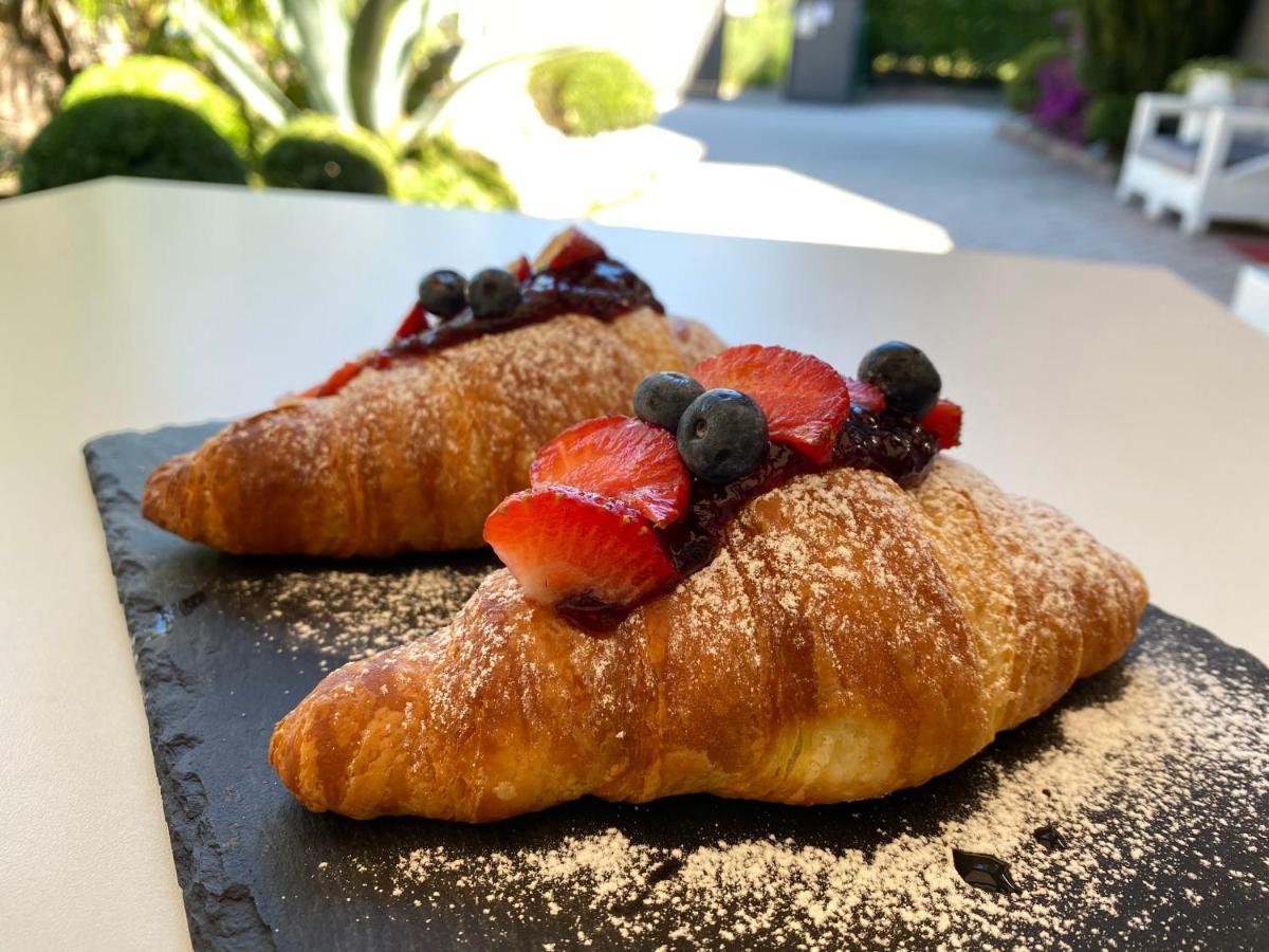 Hotel Villa Alberta Nago Eksteriør billede