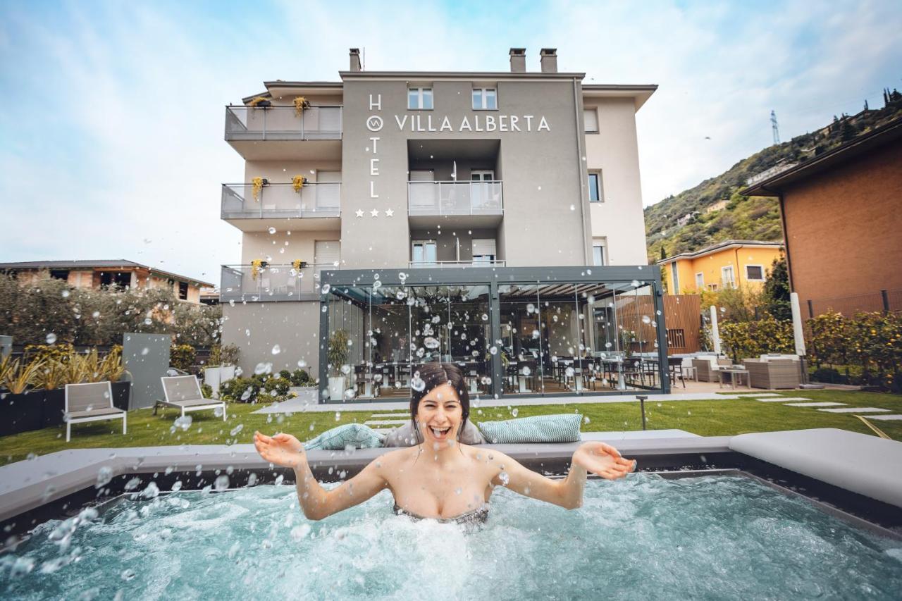 Hotel Villa Alberta Nago Eksteriør billede