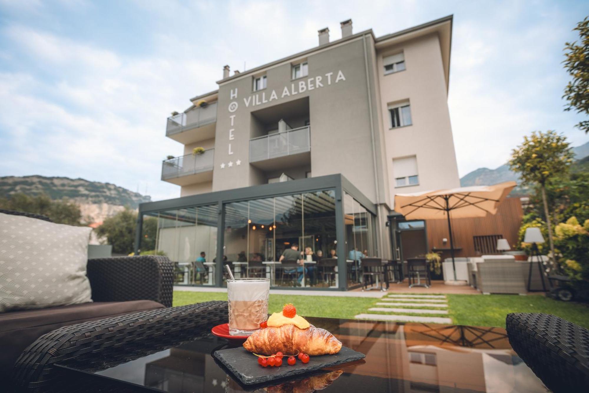 Hotel Villa Alberta Nago Eksteriør billede